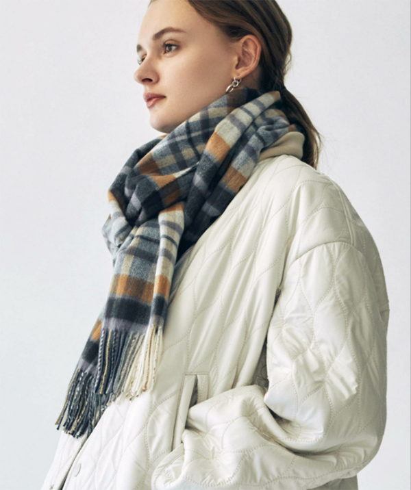 カシミヤと高級ウールのエキスパートとして世界をリードするストール  