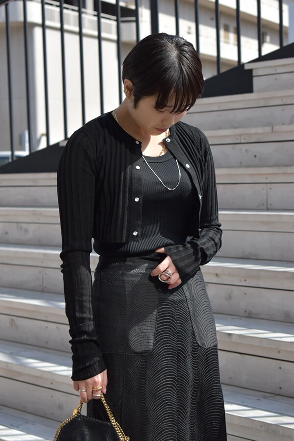 エレガントで上質なカジュアルを追求する“INSCRIRE(アンスクリア  