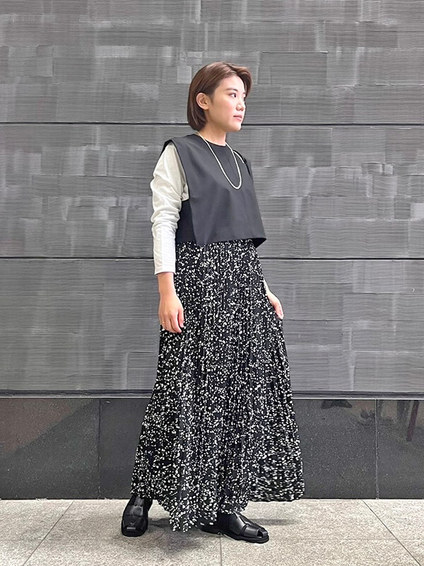 HYKE 柔らかい ハイク⭐︎PEBBLE PRINTED SKIRT