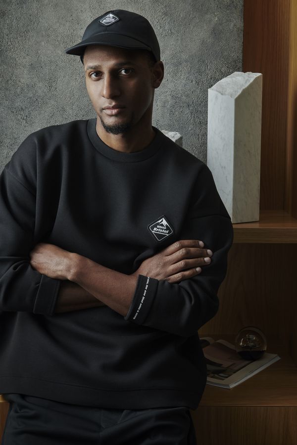 White Mountaineering × F.C. Real Bristol コラボ プルオーバー  