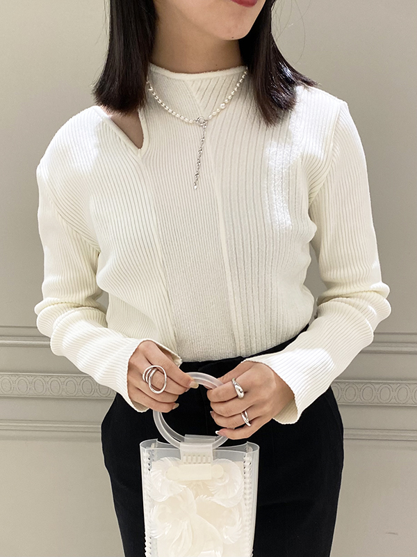 この服でしか感じられない高揚感」AKIRANAKA(アキラナカ)より2022AW  