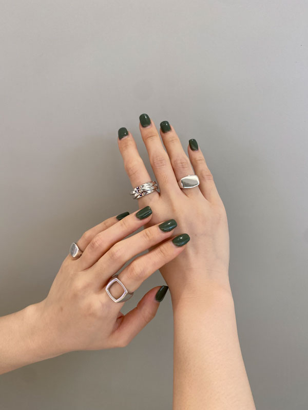 TOMWOOD(トムウッド) のリング、どの指につけたらいいの？センスのいい  