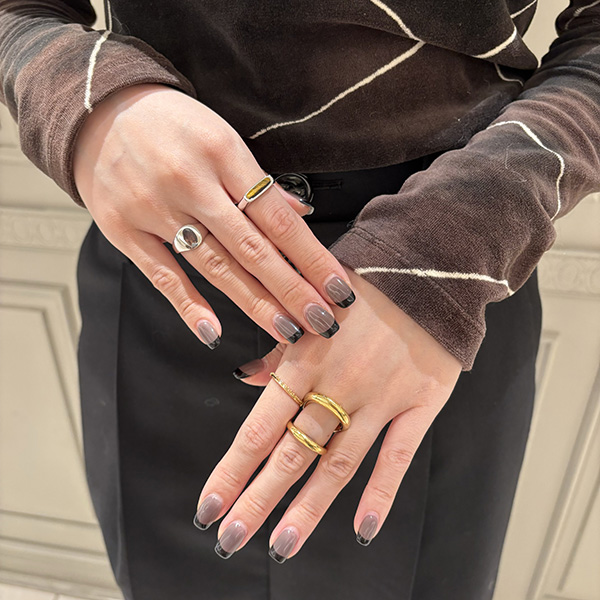 TOMWOOD(トムウッド) のリング、どの指につけたらいいの？センスのいい  