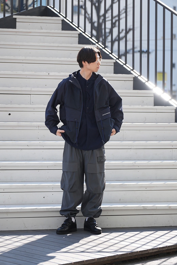 ホワイトマウンテニアリング 10AW ネップツイードダウンJKT-Navy/L UNIQLOホワイトマウンテニアリングハイブリッドダウン