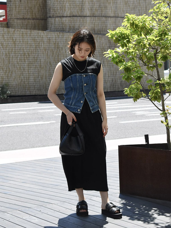 HYKE(ハイク)24SS注目アイテム「デニム クロップド トップス」の着回し  