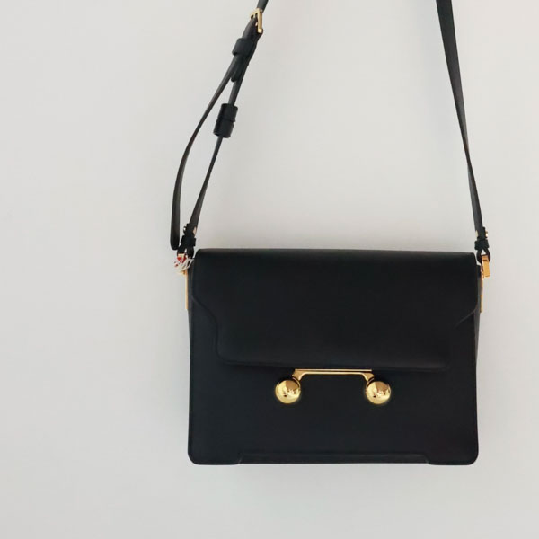 幅広い年齢層に人気のMARNI(マルニ)の24AW新作をご紹介！バッグや 