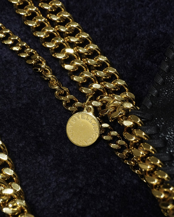 茶財布バッグ革靴ジャケットにマルジェラロゴペンドルトンコート 麻布台ヒルズ店｜冬のおすすめバッグ5ブランド！Maison Margiela