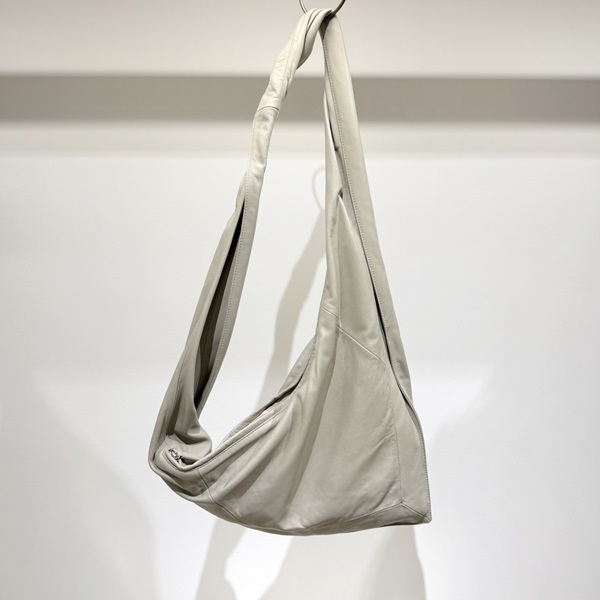 LEMAIRE サコッシュ サコッシュ LEMAIRE(ルメール) ショルダーバッグ(メンズ) - 海外