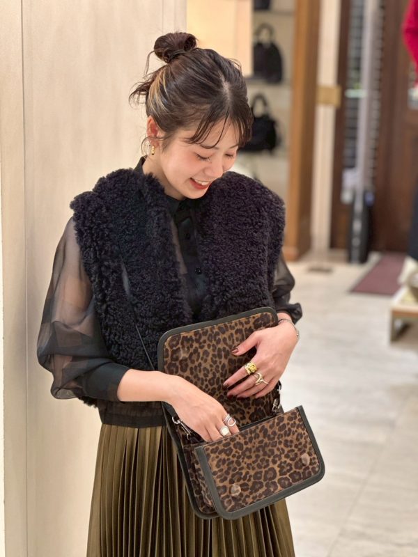 レアモデル　限定　PIERRE HARDY ドット柄 ショルダーバッグ レアモデル 限定 PIERRE HARDY ドット柄 ショルダーバッグ 50代