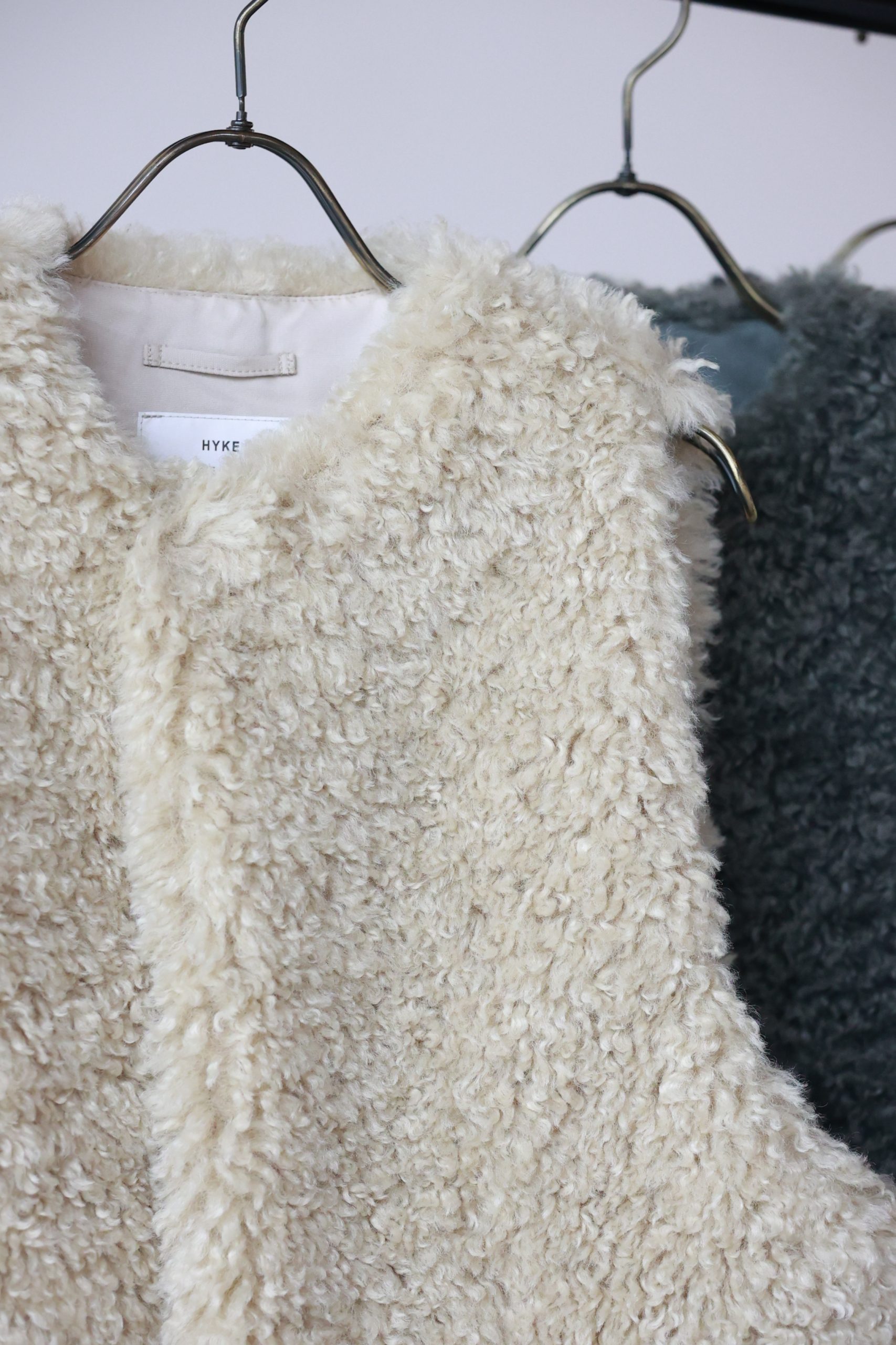 HYKE Fur Vest Detail
