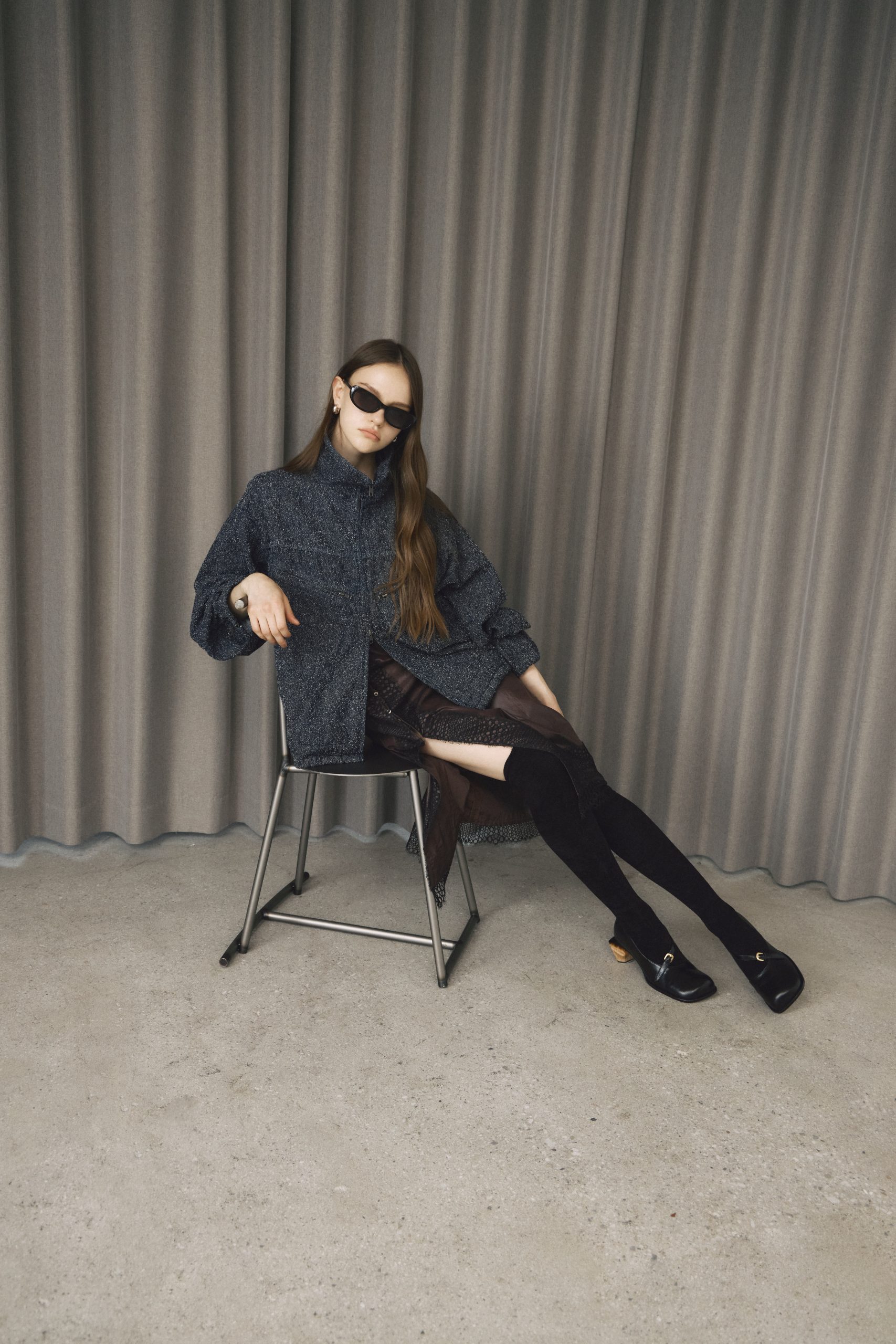 LOOK 01