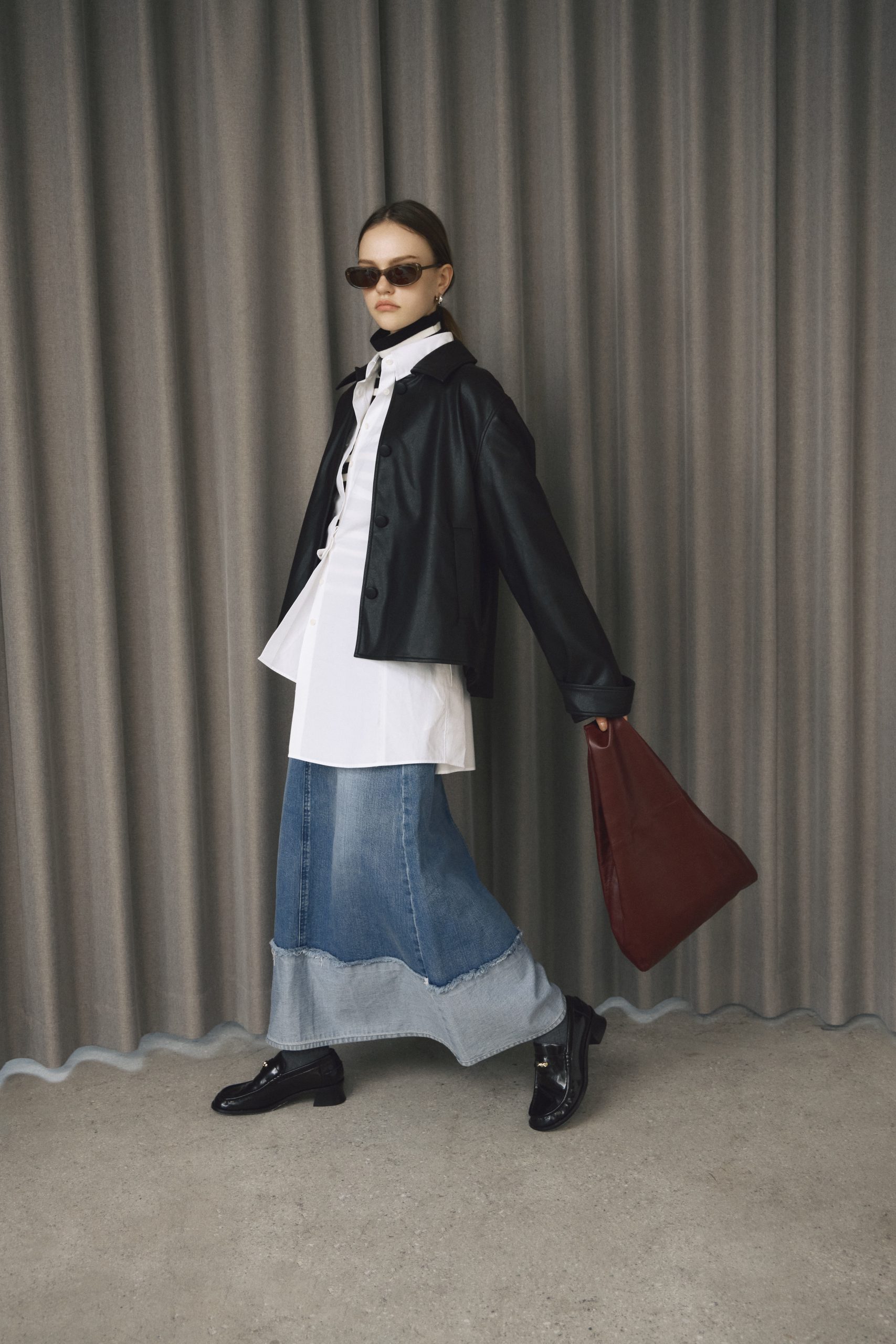 LOOK 02