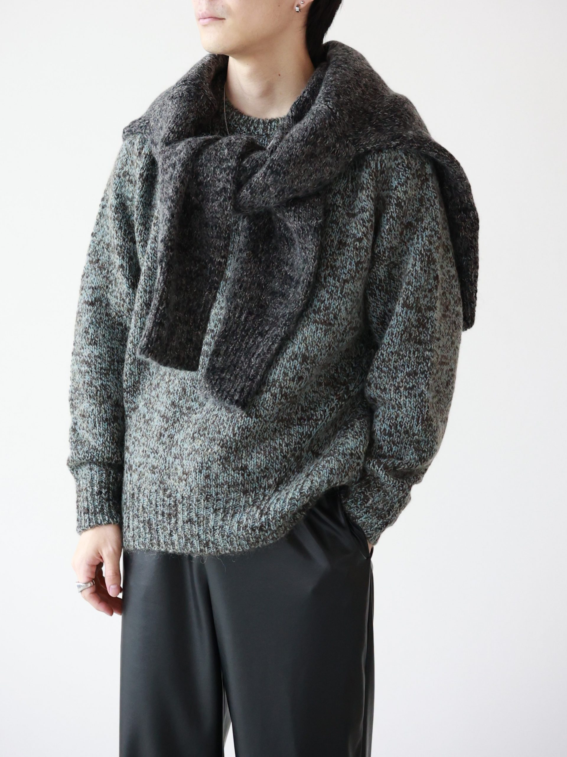 YOKE Triple Marl Crewneck Sweaterの着用スナップ4