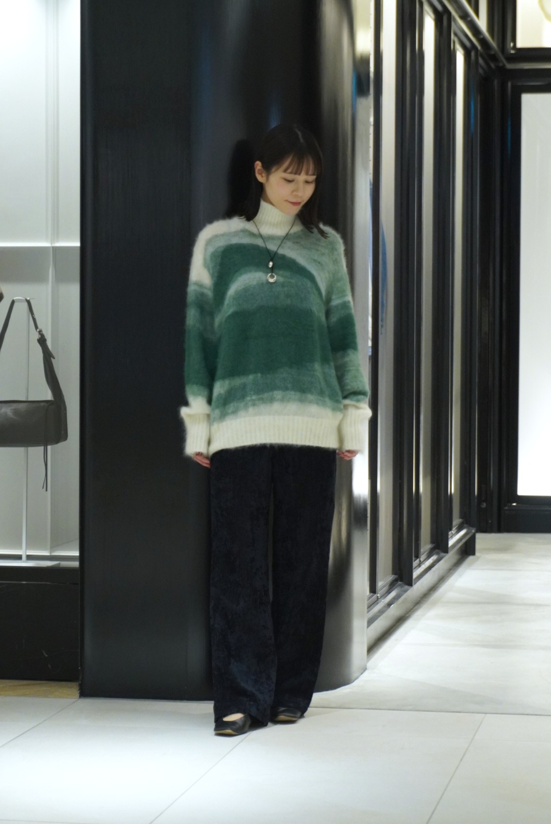 LOOK03