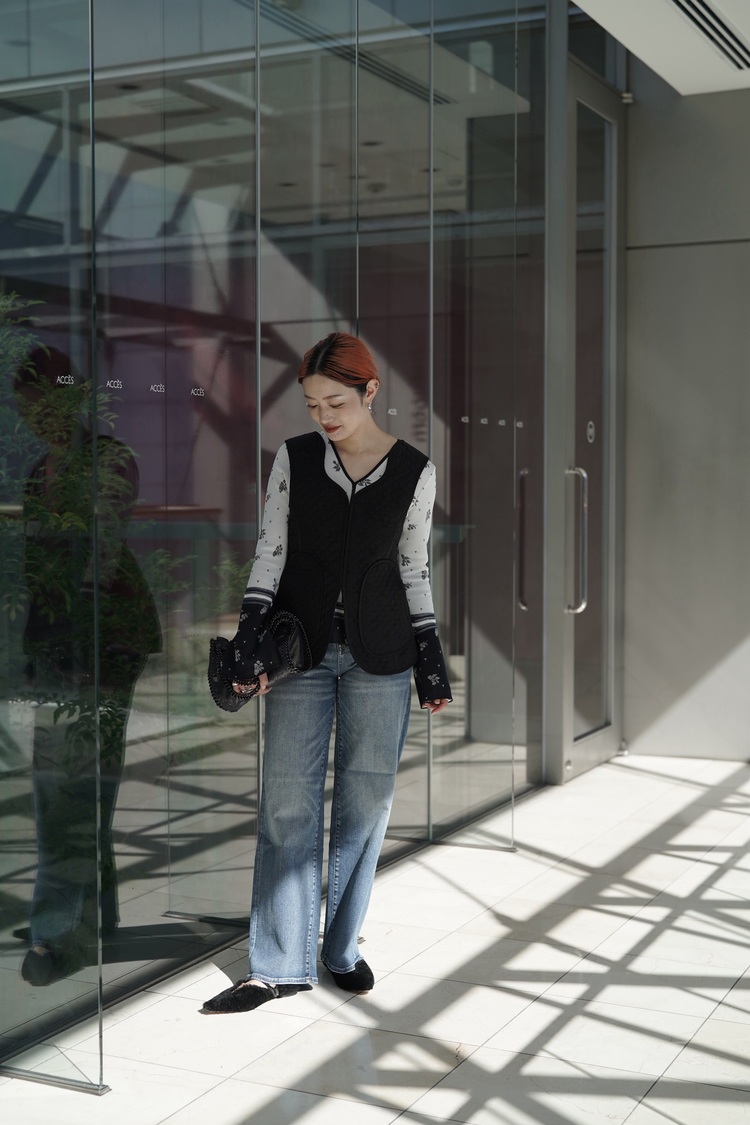 LOOK02