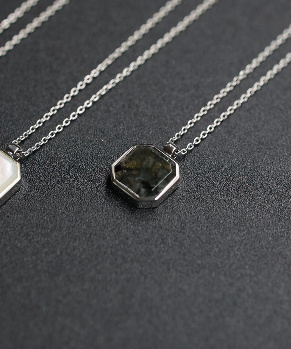 TOM WOOD Dan Pendant Black Larvikite